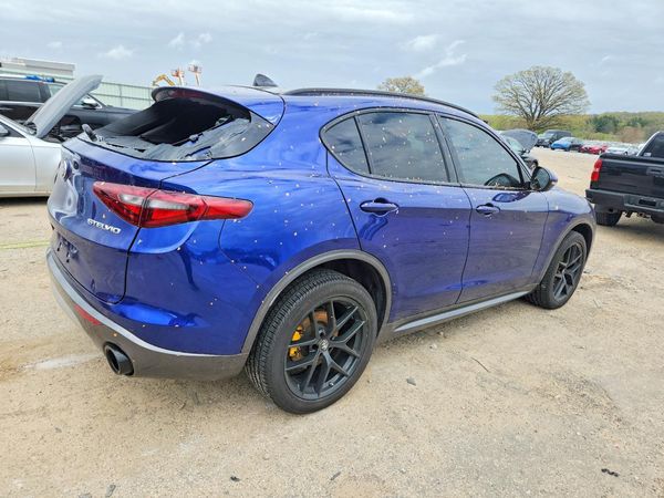 2022 ALFA ROMEO STELVIO