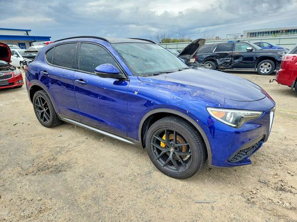 2022 ALFA ROMEO STELVIO