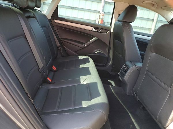 2021 VOLKSWAGEN PASSAT