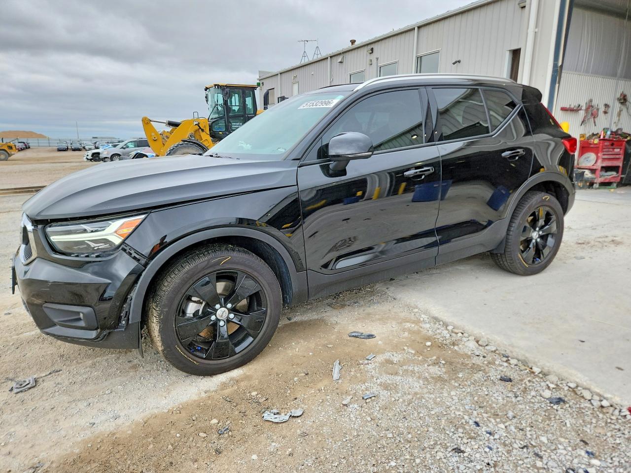 2021 VOLVO XC40