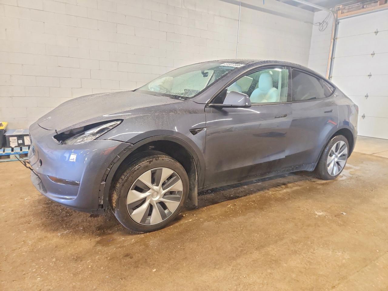 2023 TESLA MODEL Y — Front 3/4