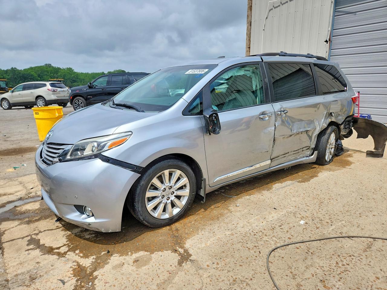 2015 TOYOTA SIENNA
