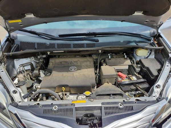 2015 TOYOTA SIENNA