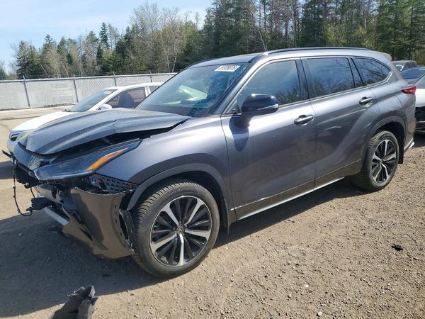 2021 TOYOTA HIGHLANDER XSE