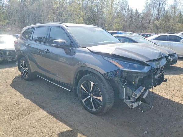 2021 TOYOTA HIGHLANDER XSE