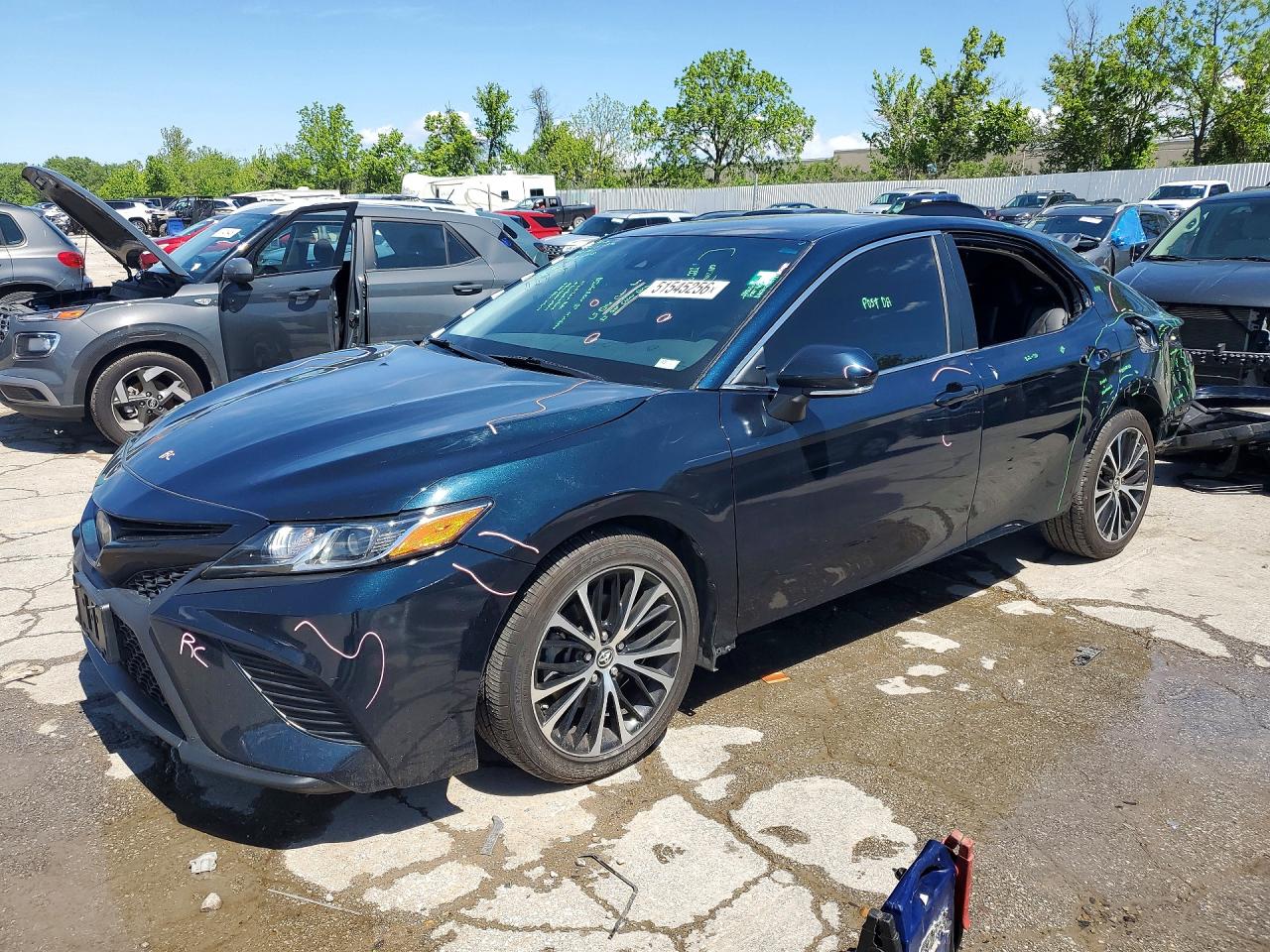 2018 TOYOTA CAMRY