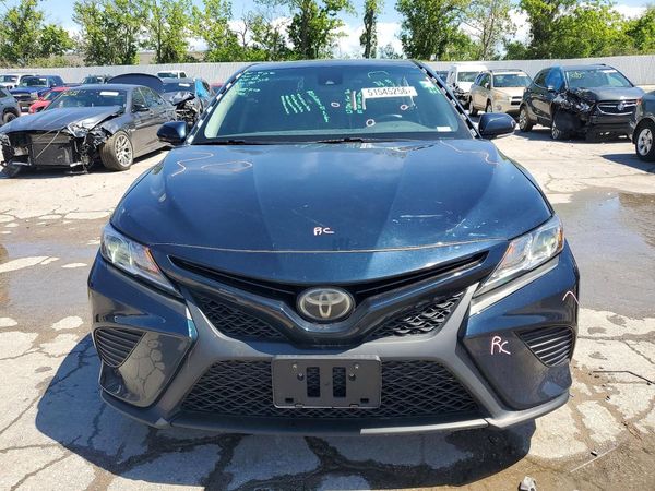 2018 TOYOTA CAMRY