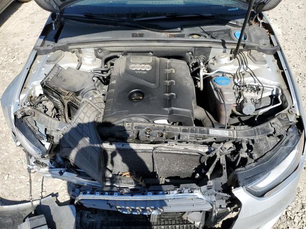2013 AUDI A4 quattro Premium — Engine bay