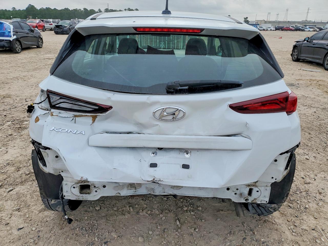 2021 HYUNDAI KONA SE