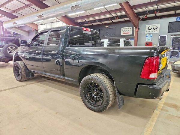 2016 RAM 1500 SLT QUAD CAB 4X4