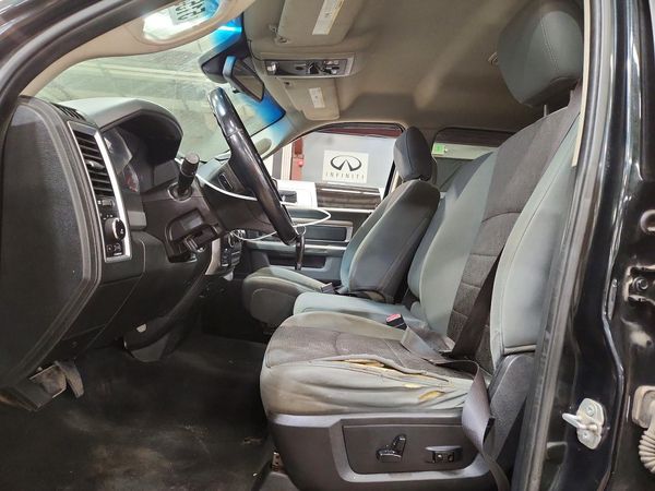 2016 RAM 1500 SLT QUAD CAB 4X4