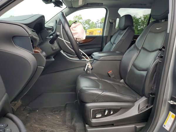 2020 CADILLAC ESCALADE Premium Luxury — DENT