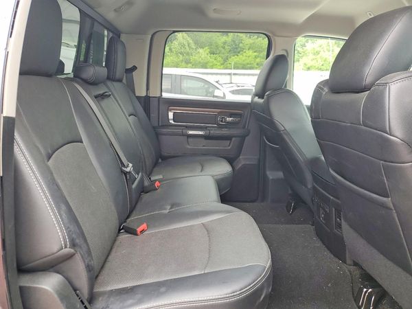 2017 RAM 1500 LARAMIE CREW CAB 4X4