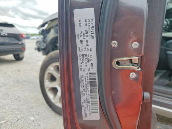 2017 RAM 1500 LARAMIE CREW CAB 4X4