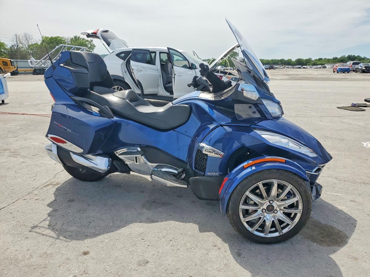 2017 CAN-AM SPYDER ROADSTER