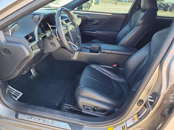2019 LEXUS ES 350