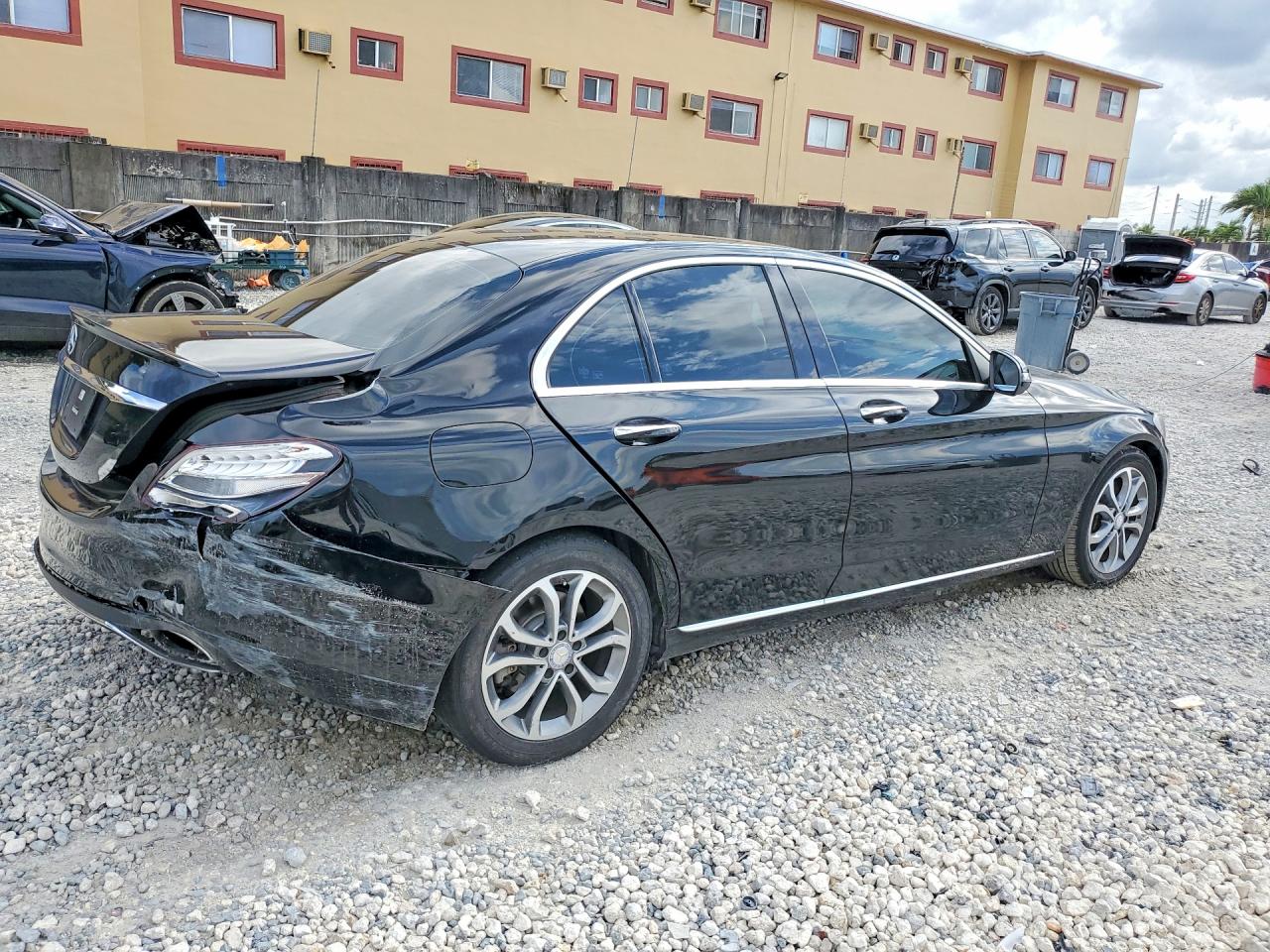 2017 MERCEDES-BENZ C C300