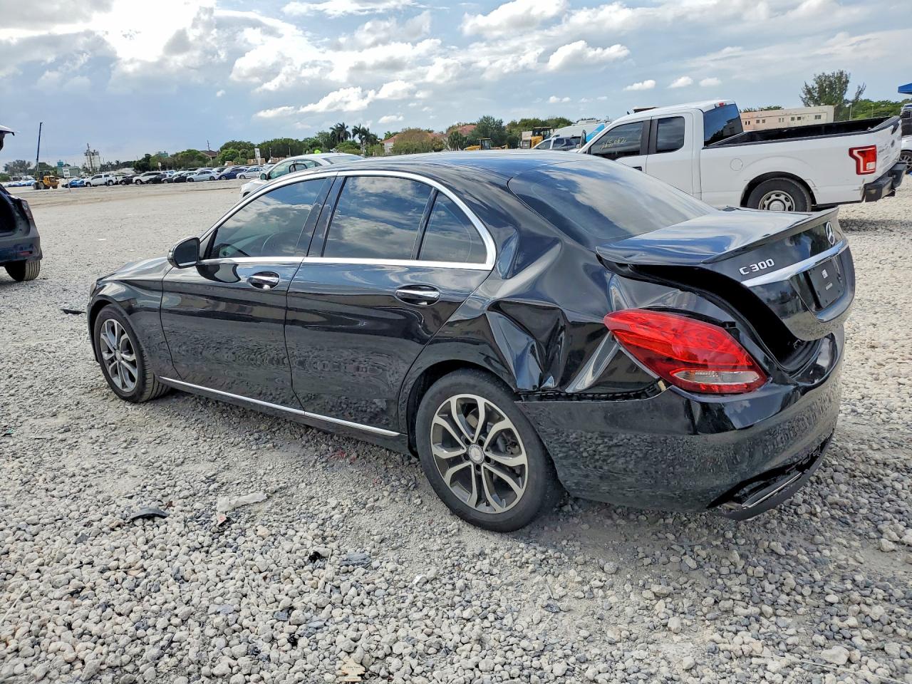 2017 MERCEDES-BENZ C C300