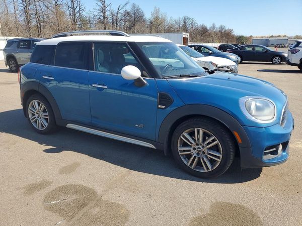 2017 MINI COOPER