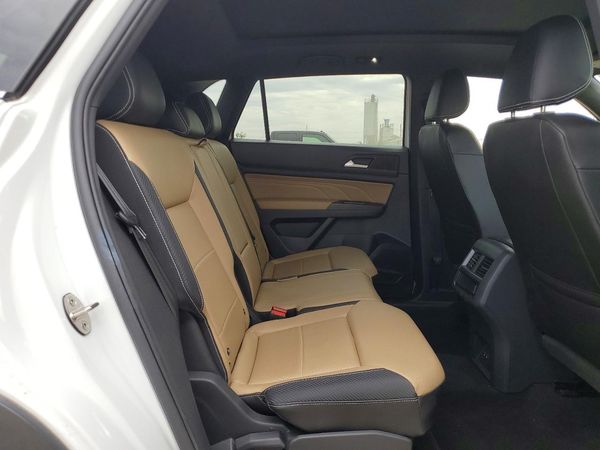 2021 VOLKSWAGEN ATLAS CROSS SPORT 4Motion SEL R-Line