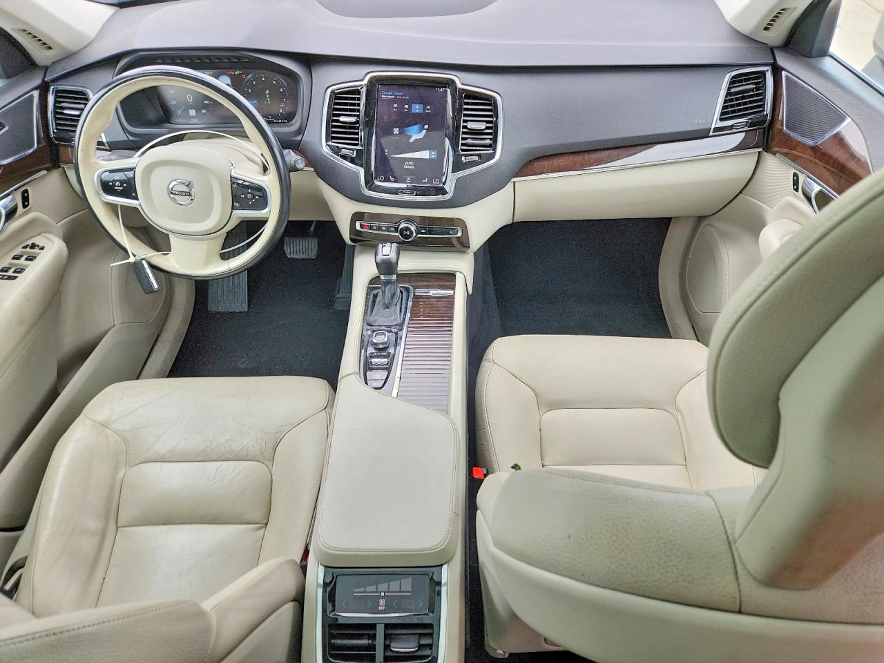 2016 VOLVO XC90 SV42 Momentum