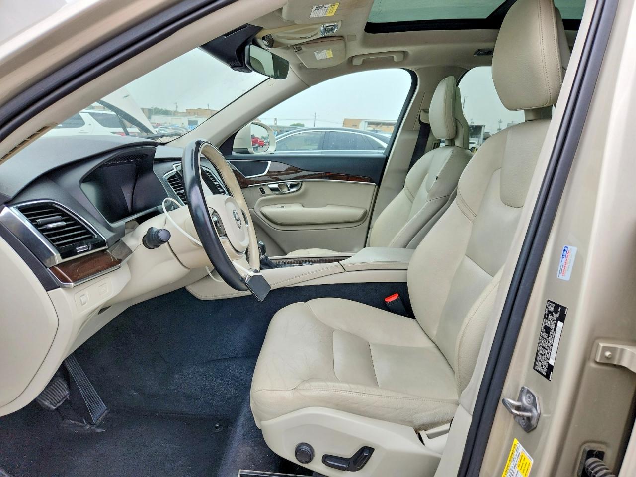 2016 VOLVO XC90 SV42 Momentum