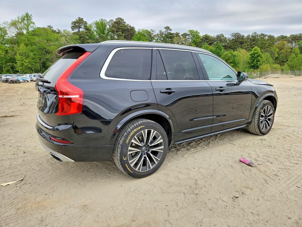 2020 VOLVO XC90 Momentum