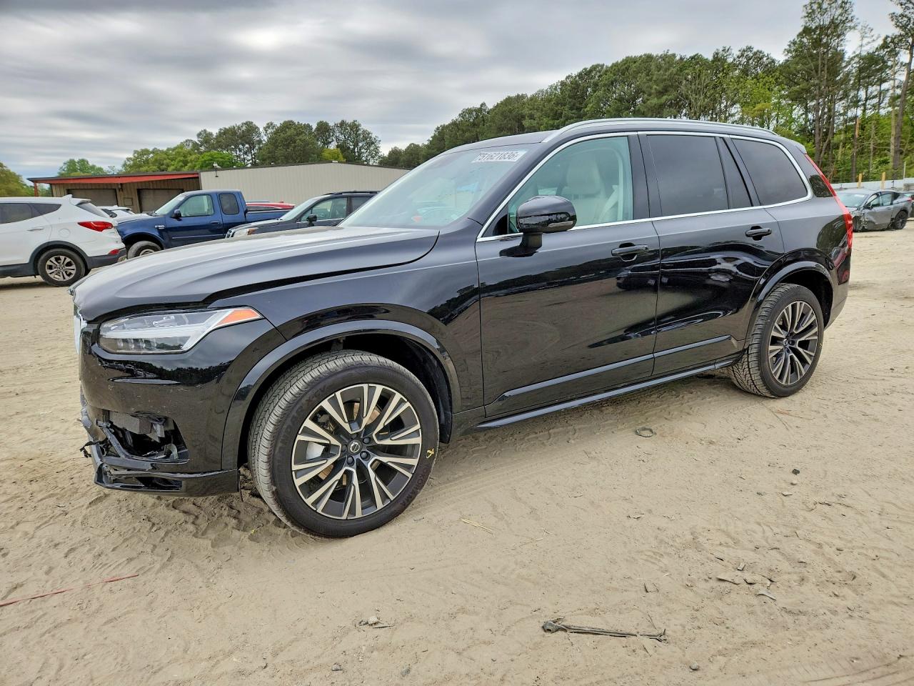 2020 VOLVO XC90 Momentum