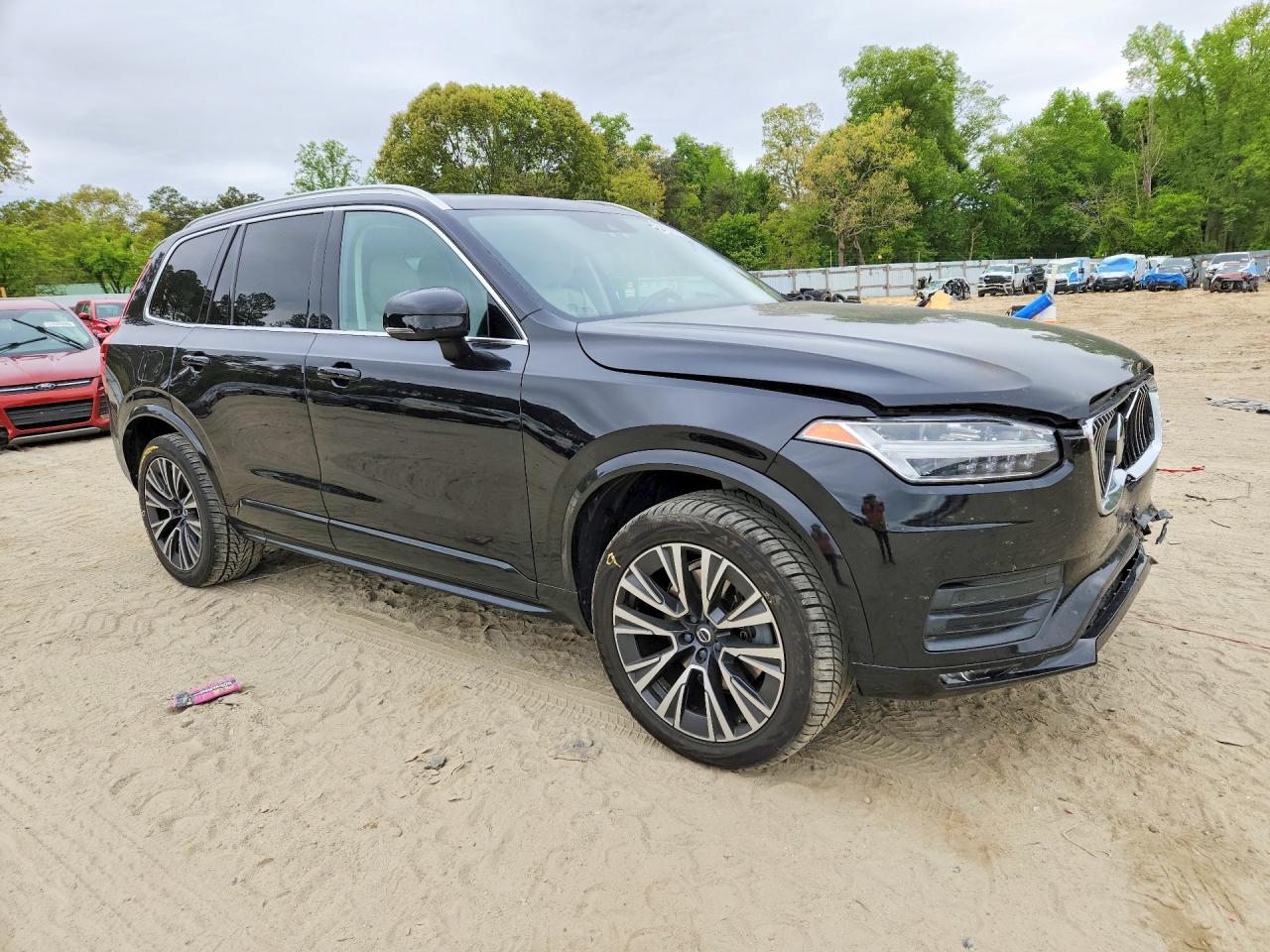 2020 VOLVO XC90 Momentum