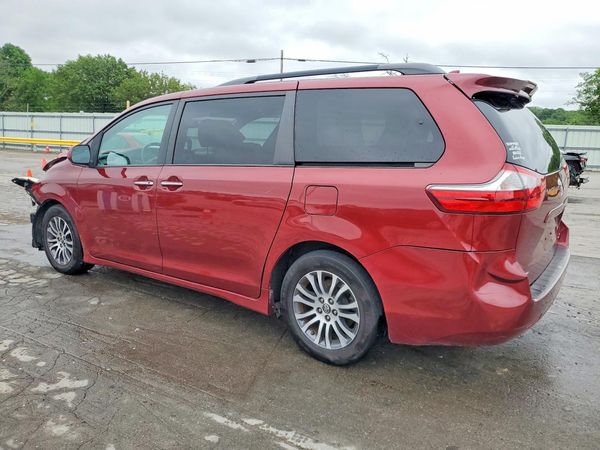 2018 TOYOTA SIENNA
