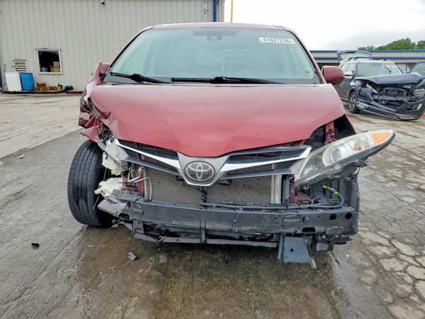 2018 TOYOTA SIENNA