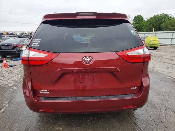 2018 TOYOTA SIENNA