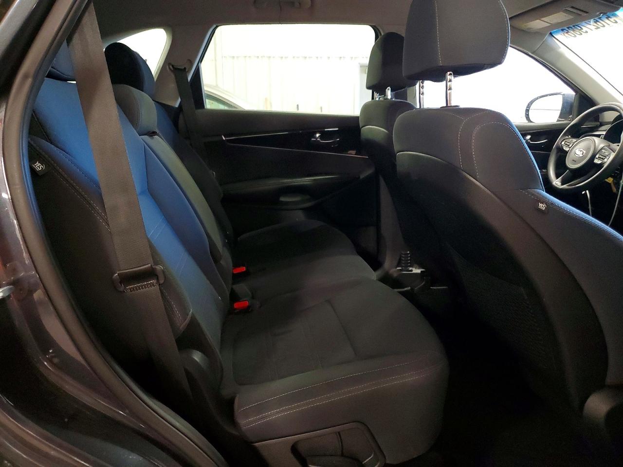 2018 KIA SORENTO L, LX