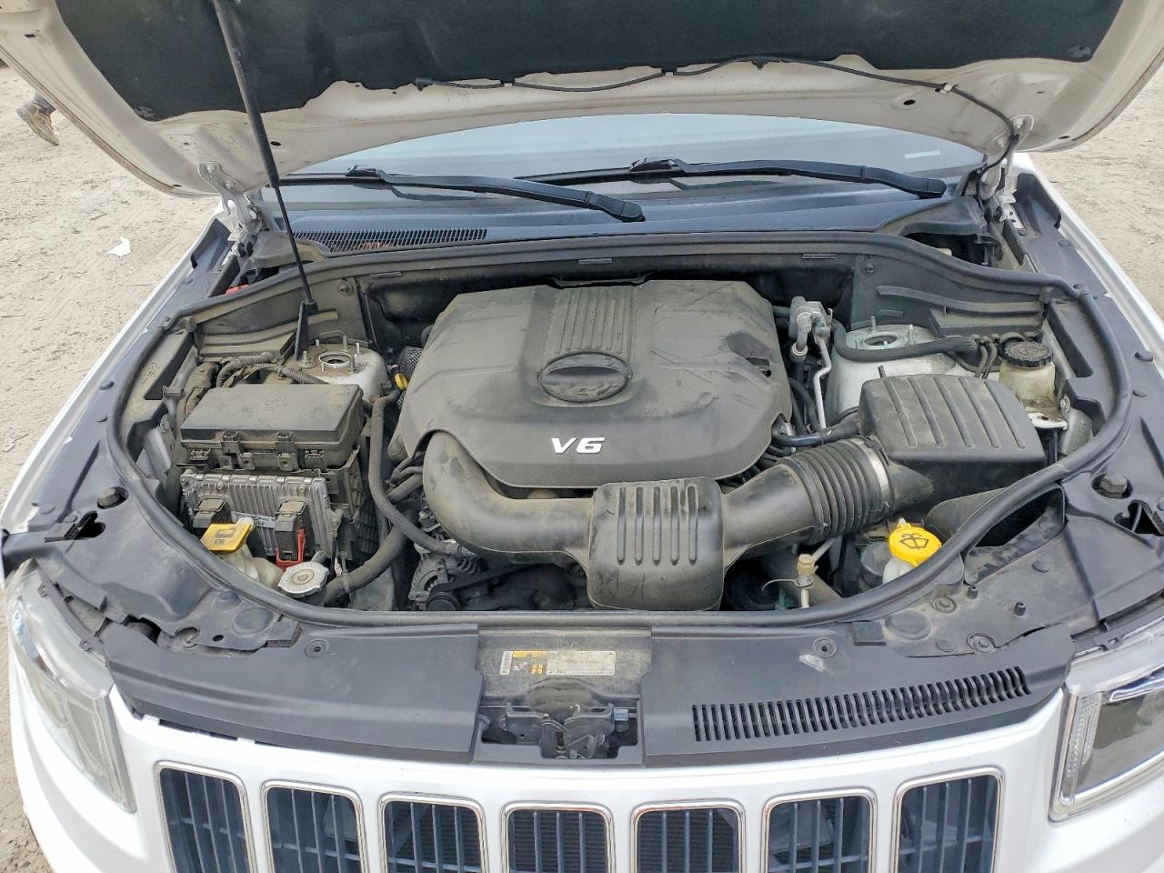 2015 JEEP GRAND CHEROKEE LAREDO 4X2