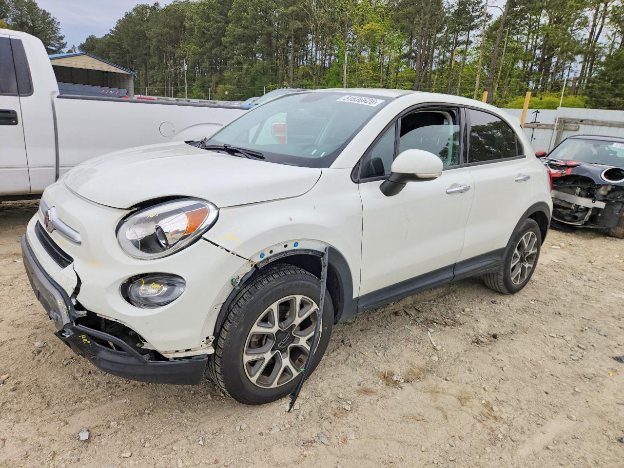 2016 FIAT 500 TREKKING — Front 3/4