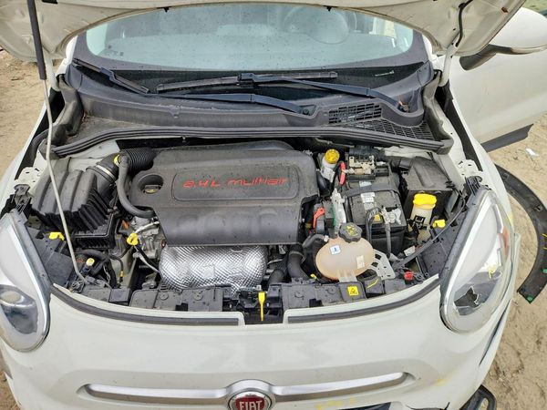 2016 FIAT 500 TREKKING — Engine bay