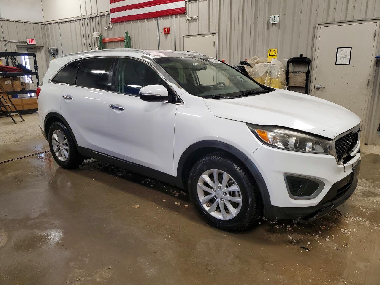 2016 KIA SORENTO L / LX