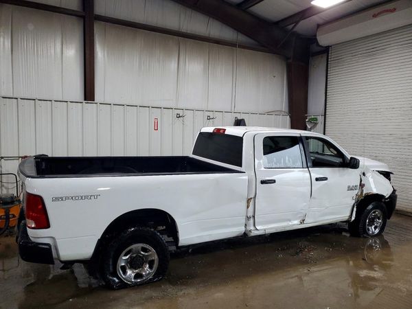 2018 RAM 2500 ST CREW CAB 4X4