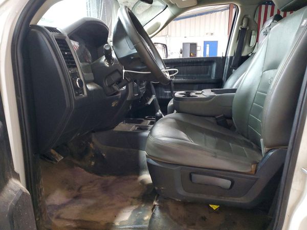 2018 RAM 2500 ST CREW CAB 4X4