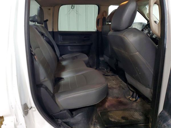 2018 RAM 2500 ST CREW CAB 4X4