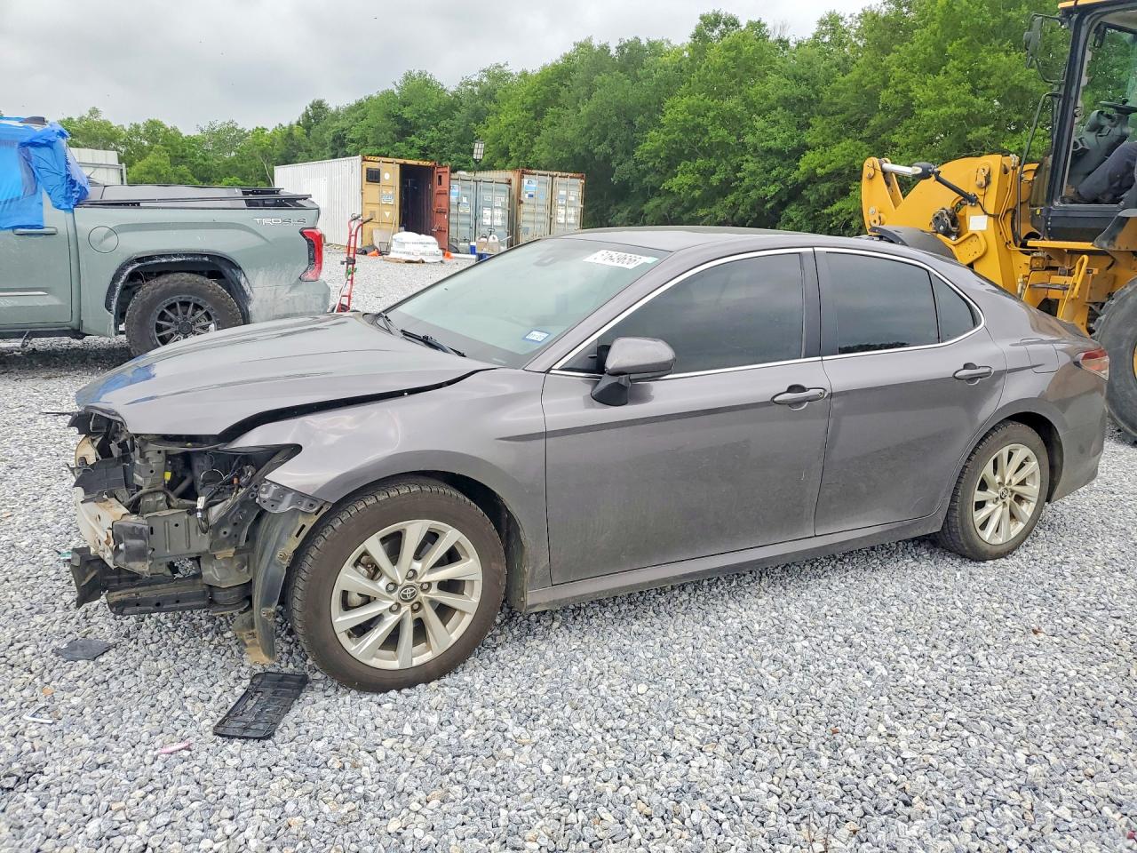 2024 TOYOTA CAMRY LE — Front 3/4