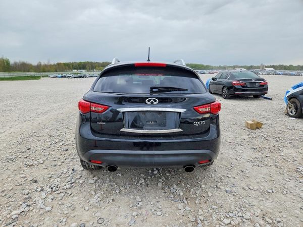 2017 INFINITI QX70