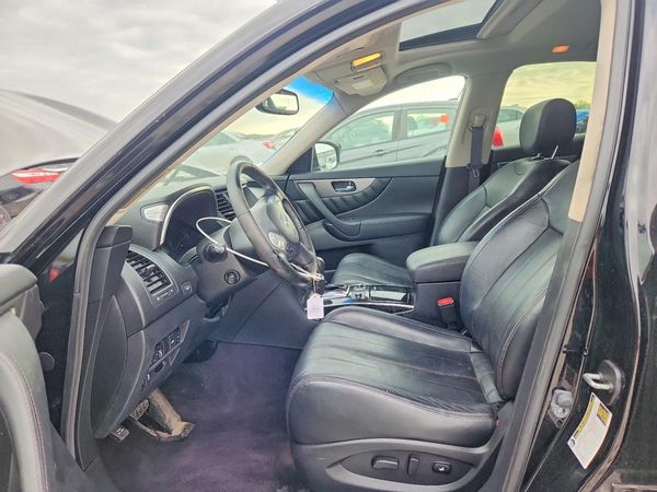 2017 INFINITI QX70