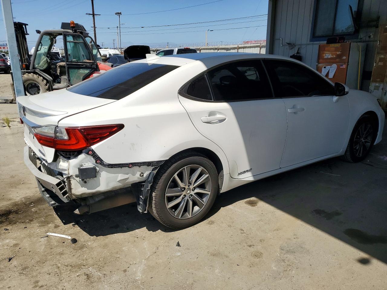 2016 LEXUS ES 300h