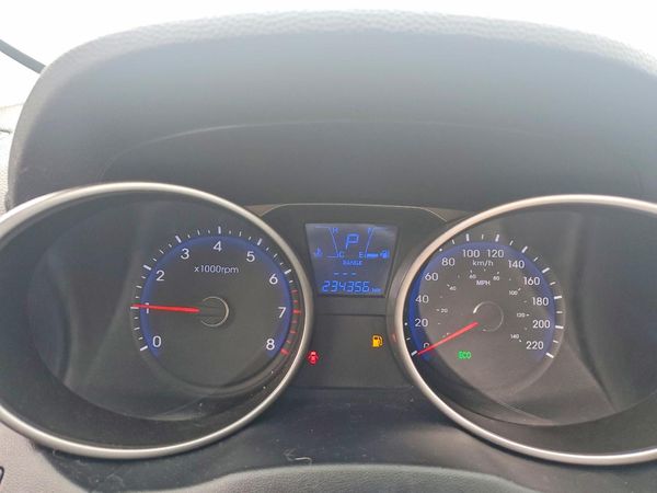 2015 HYUNDAI TUCSON GL (Middle-Low)
