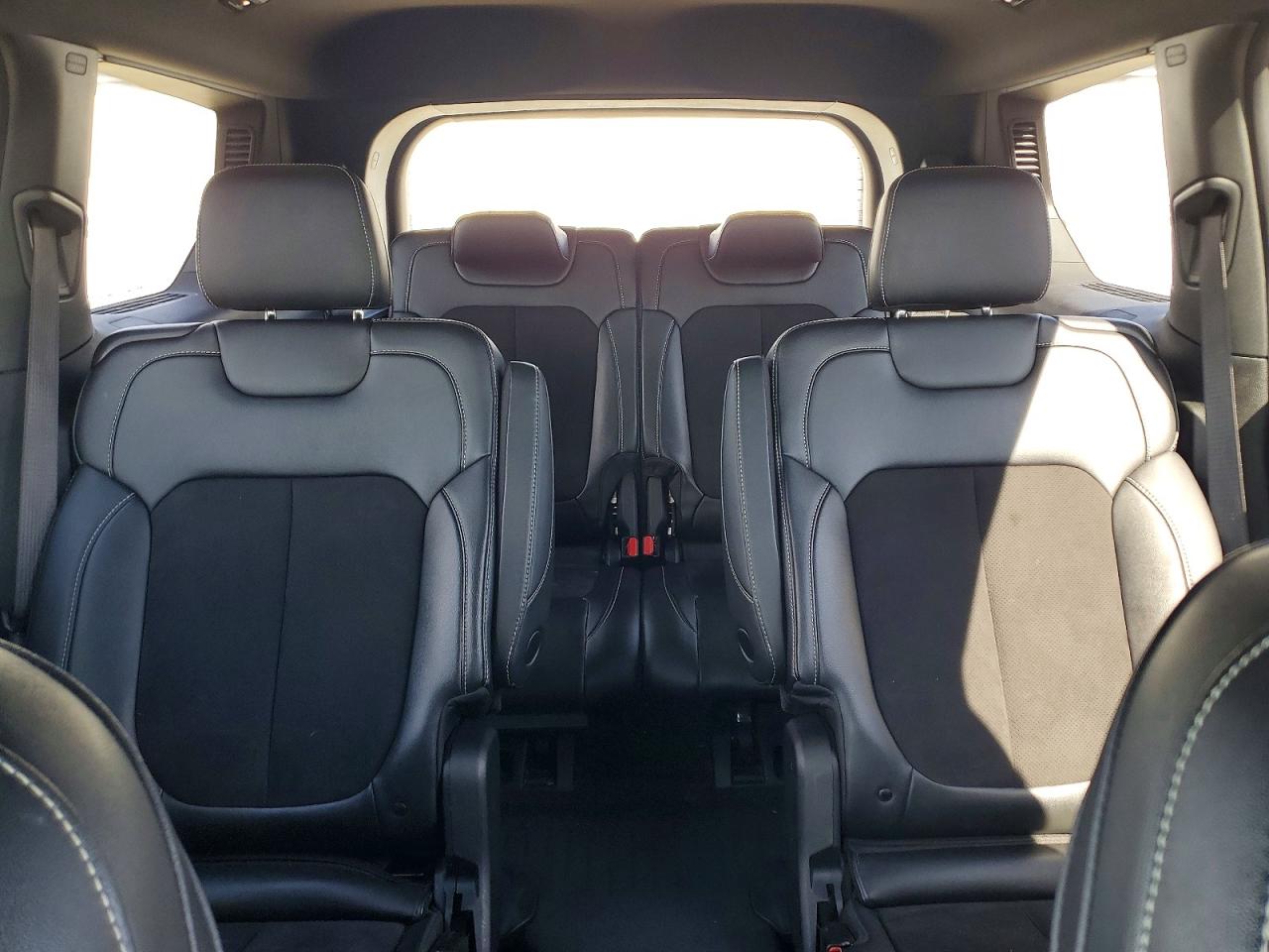 2023 JEEP GRAND CHEROKEE L LAREDO 4X4