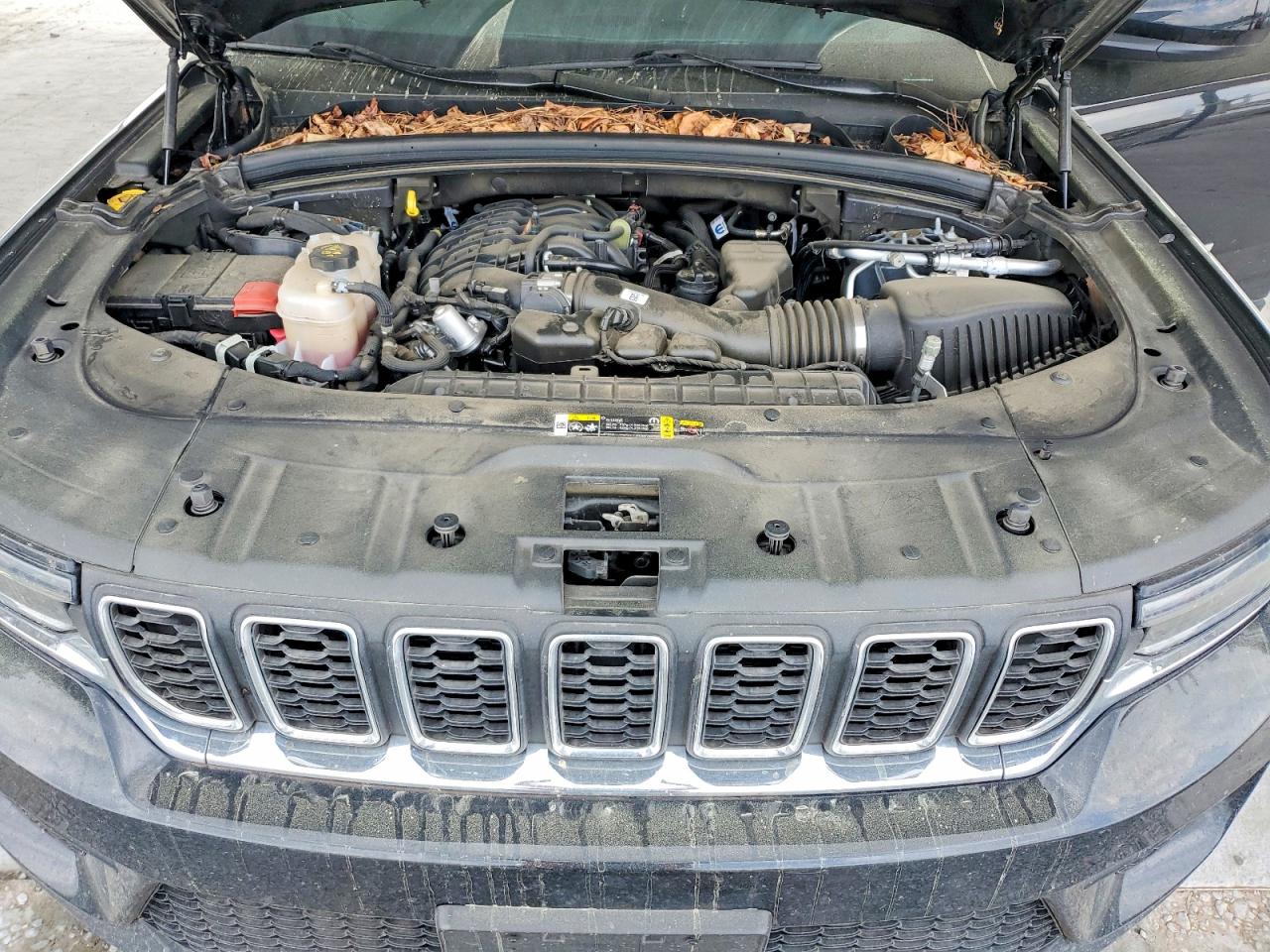 2024 JEEP GRAND CHEROKEE LAREDO 4X4
