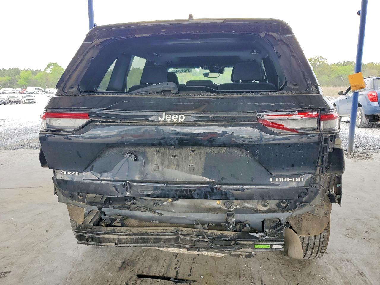 2024 JEEP GRAND CHEROKEE LAREDO 4X4