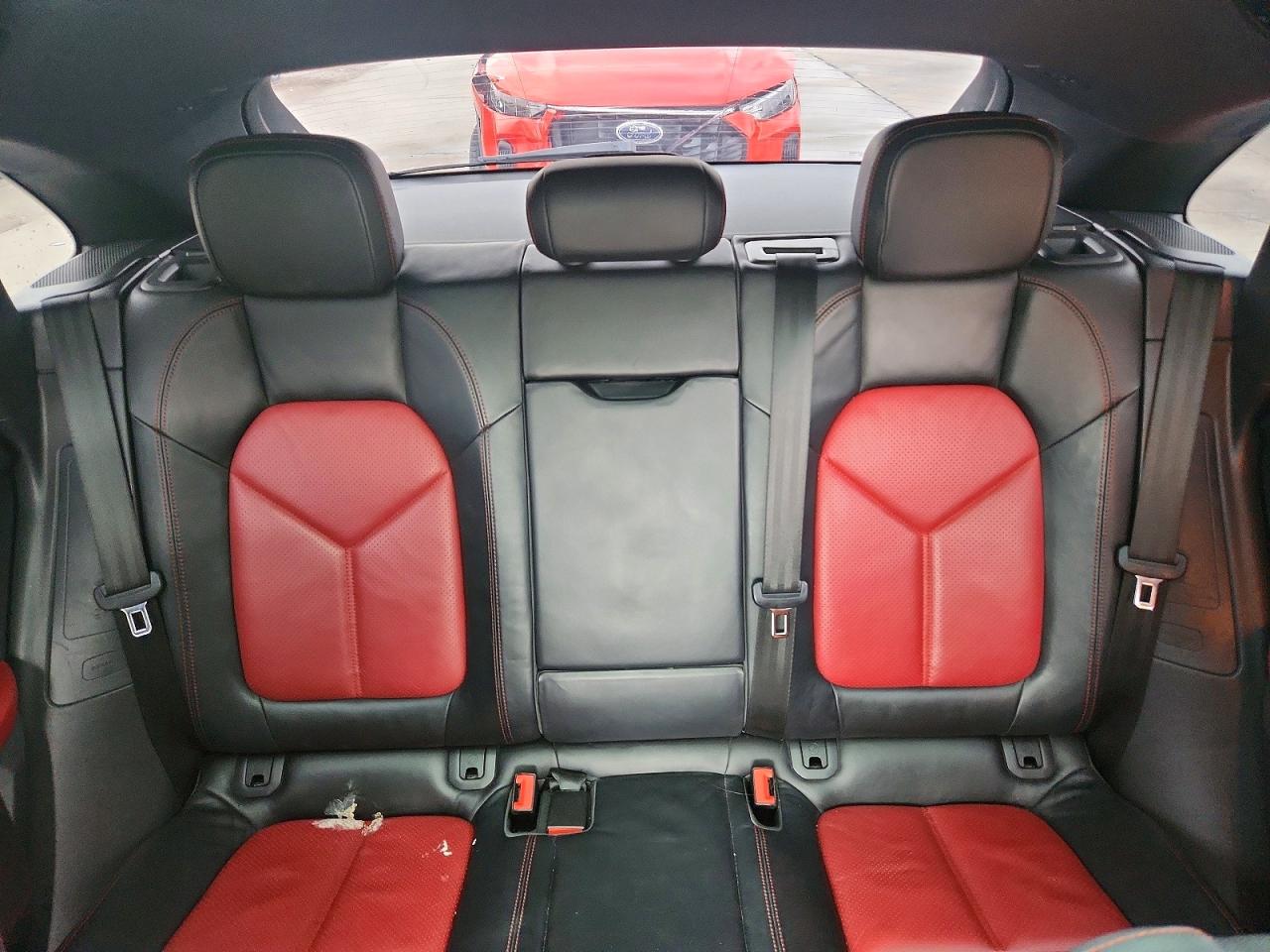 2015 PORSCHE MACAN