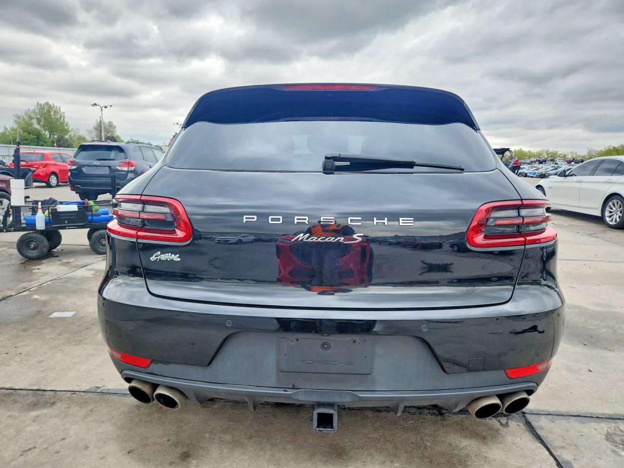 2015 PORSCHE MACAN